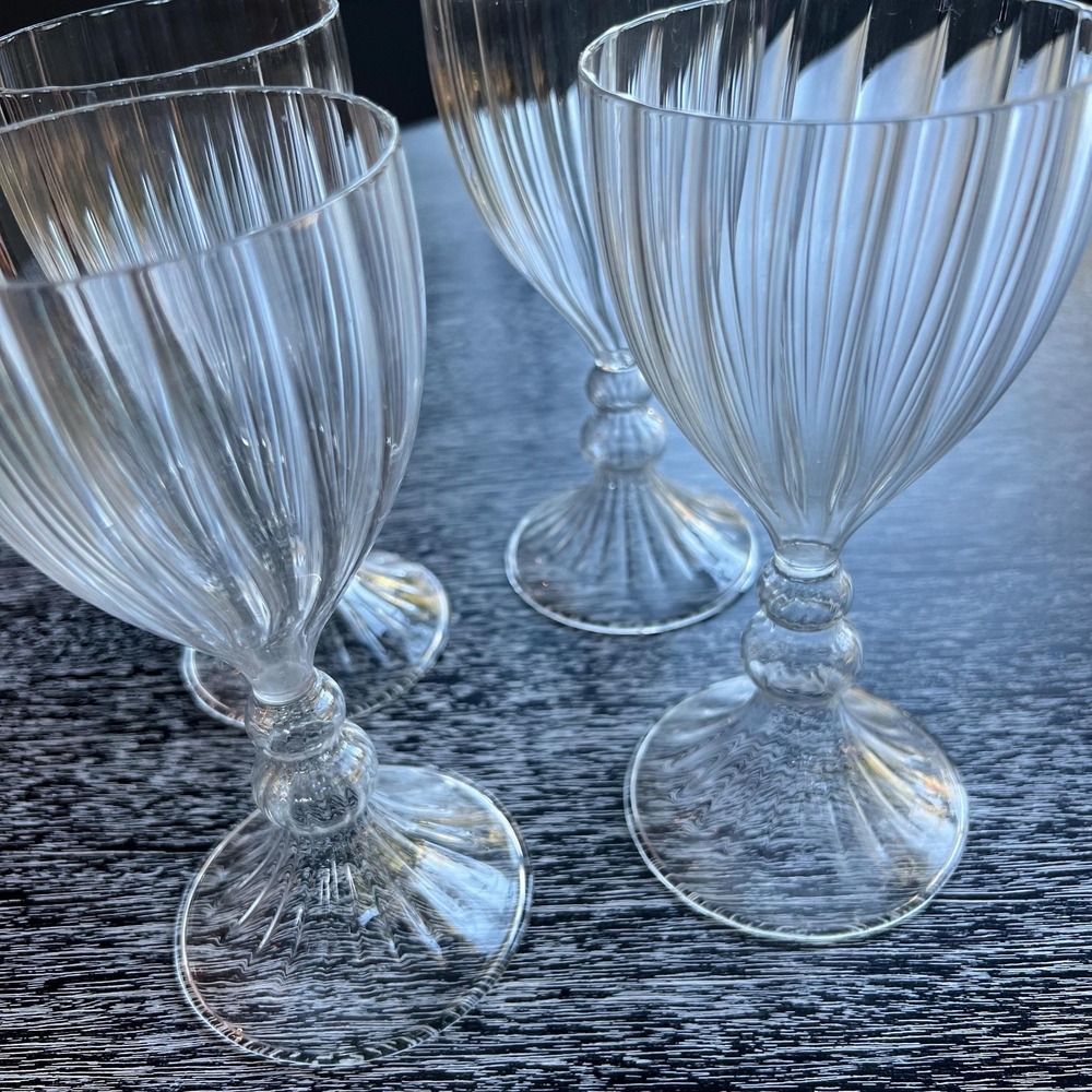 Set of 4 fluted ribbed wine glasses - Picture 4 of 6